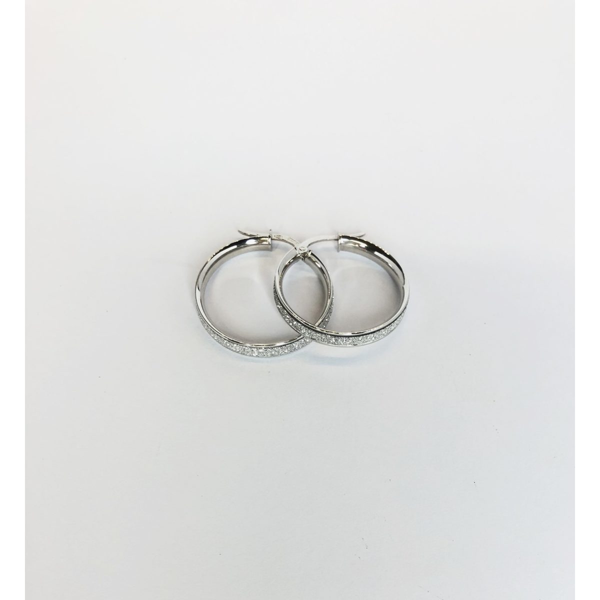 ORECCHINI CERCHIO ORO BIANCO DIAMANTATI - immagine 1