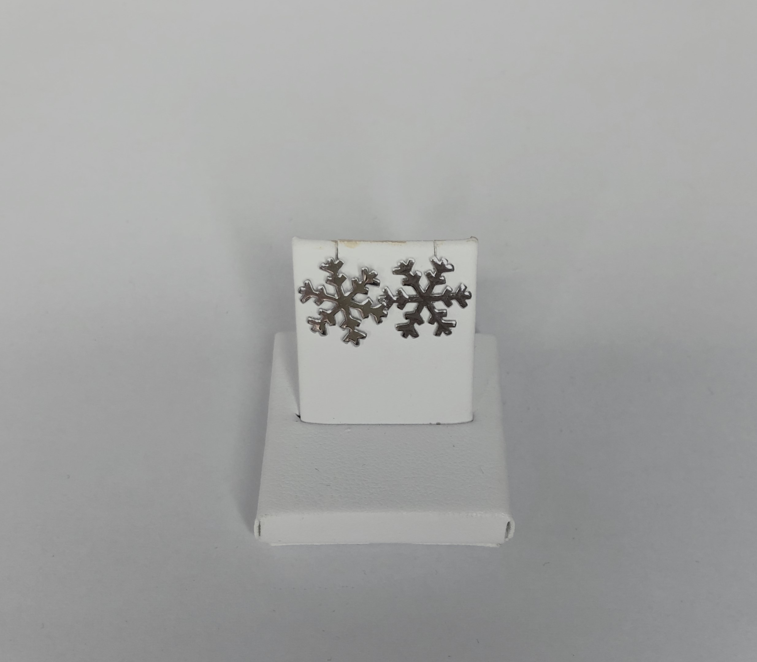 IMG_3577 ORECCHINI ORO BIANCO FIOCCO NEVE - immagine 1