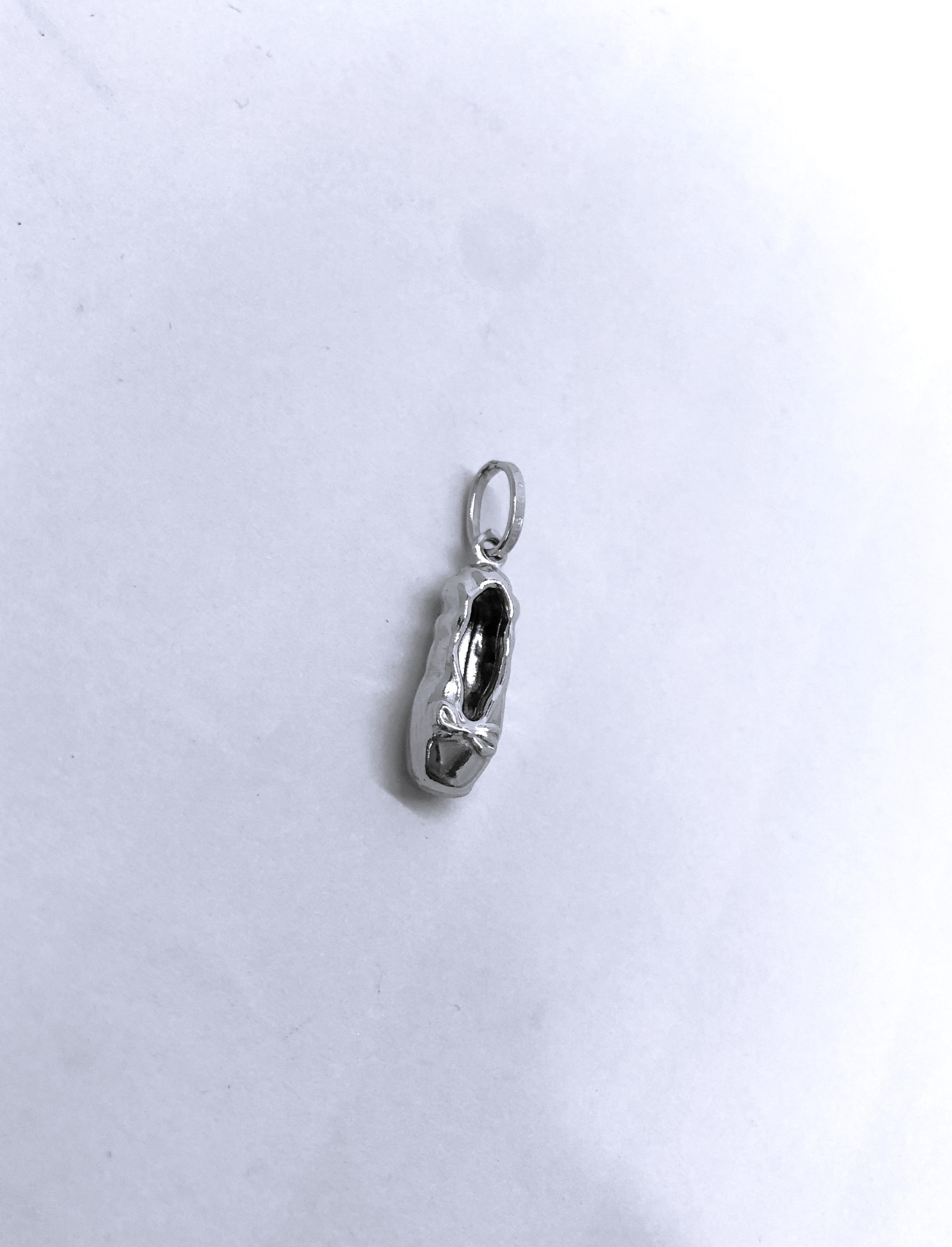 IMG_3196 CIONDOLO ORO BIANCO SCARPETTA - immagine 1