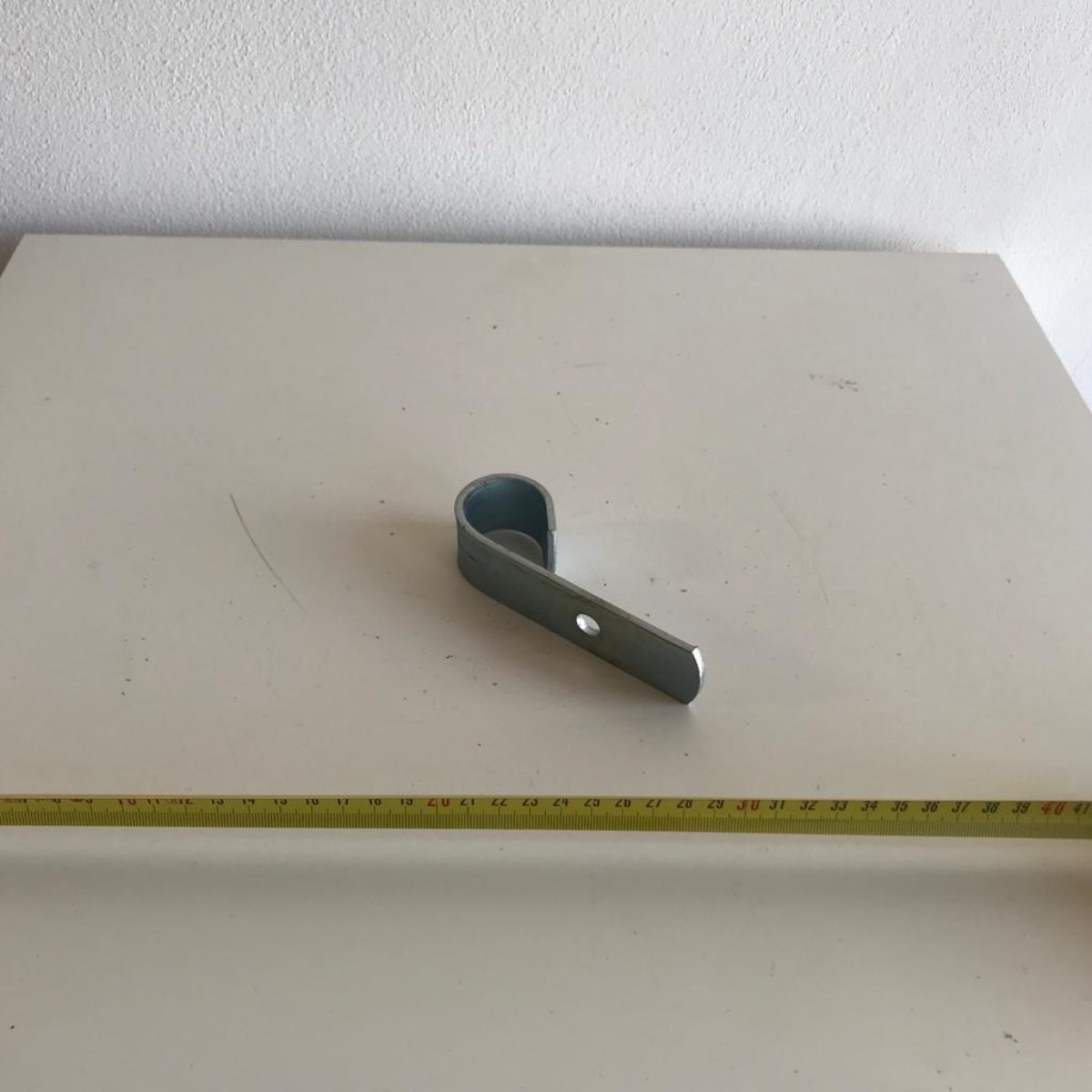 Gancio per doppia apertura - immagine 1