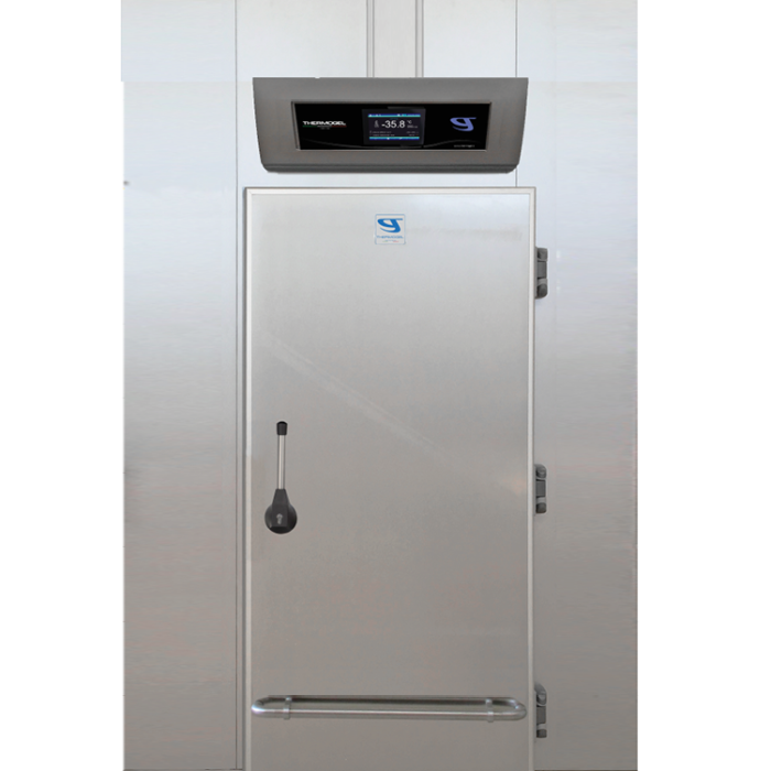 Blast chiller and shock freezer with special ceiling evaporator